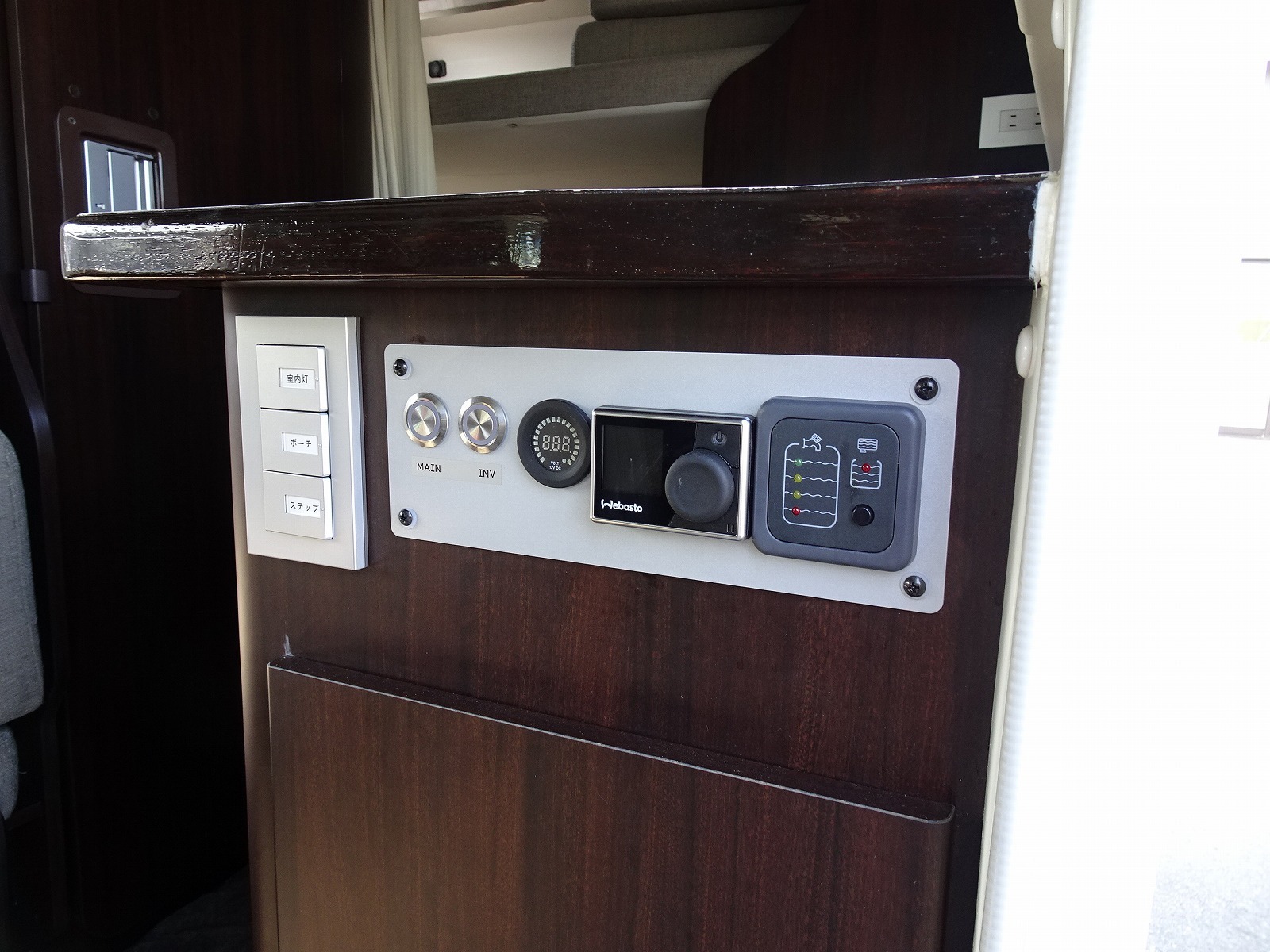 キャンピングカーキャブコン