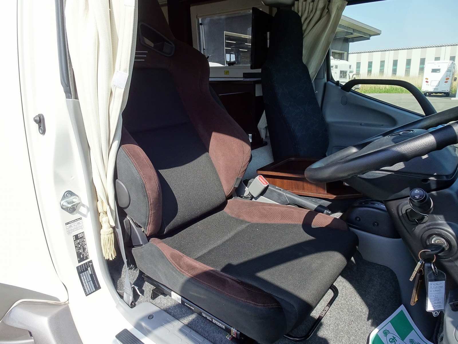 キャンピングカーキャブコン