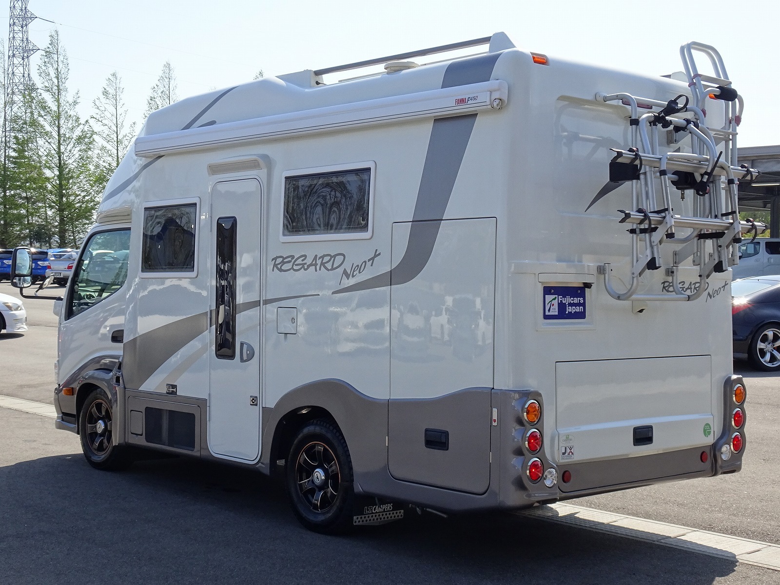 キャンピングカーキャブコン