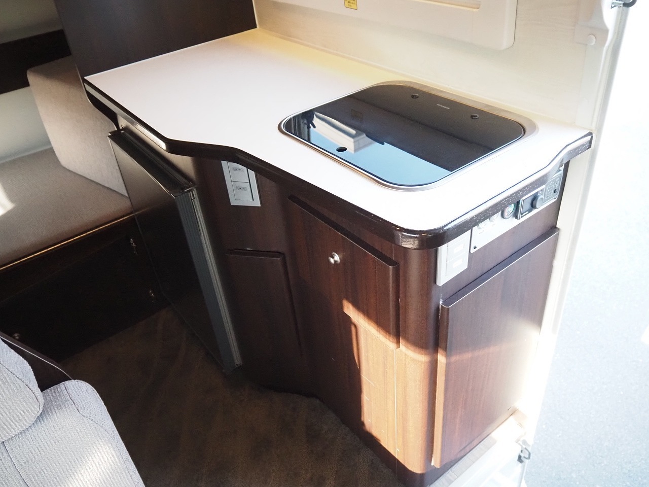 キャンピングカーキャブコン