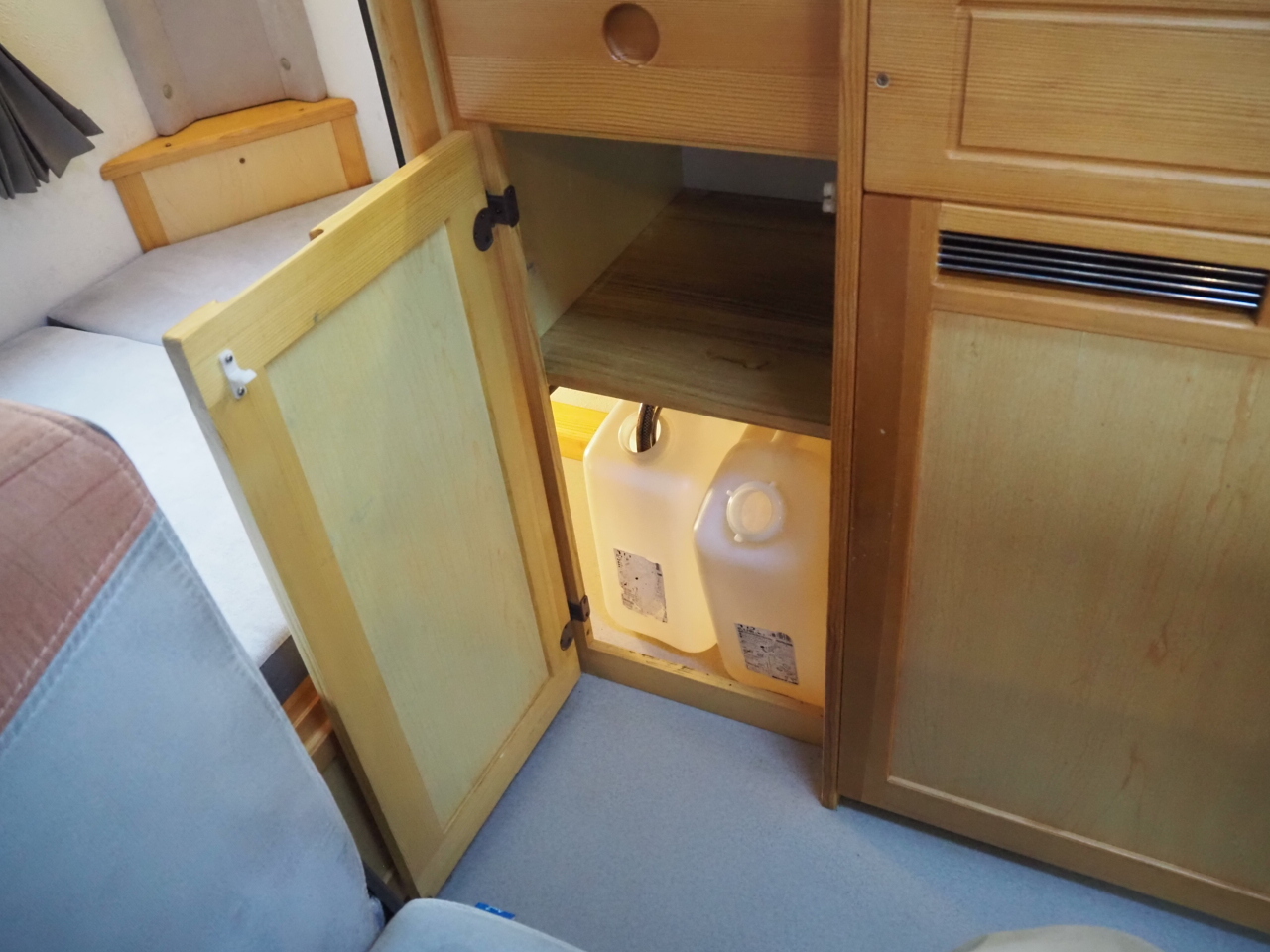 キャンピングカーキャブコン