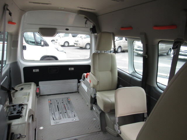 日産NV350キャラバン