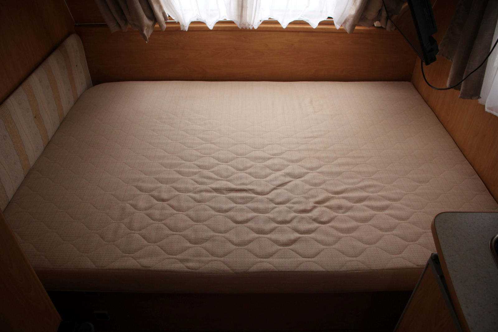 キャンピングカートレーラー