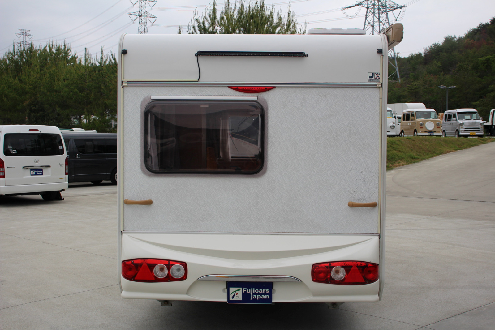 キャンピングカートレーラー