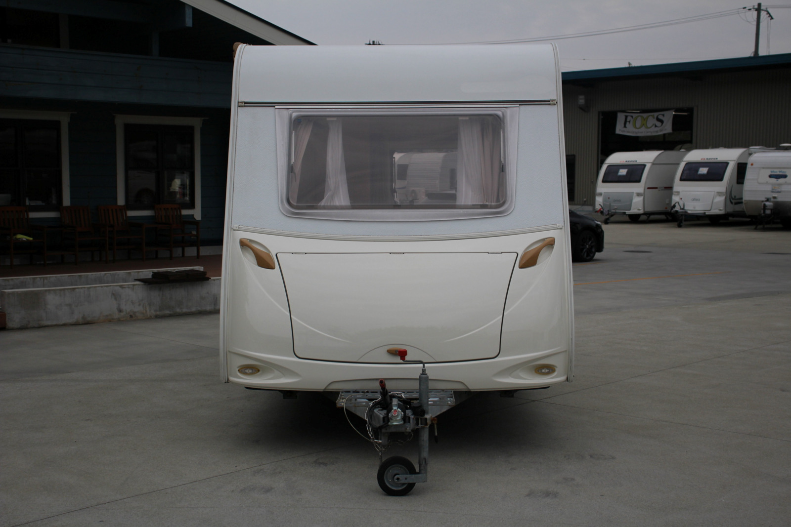 キャンピングカートレーラー