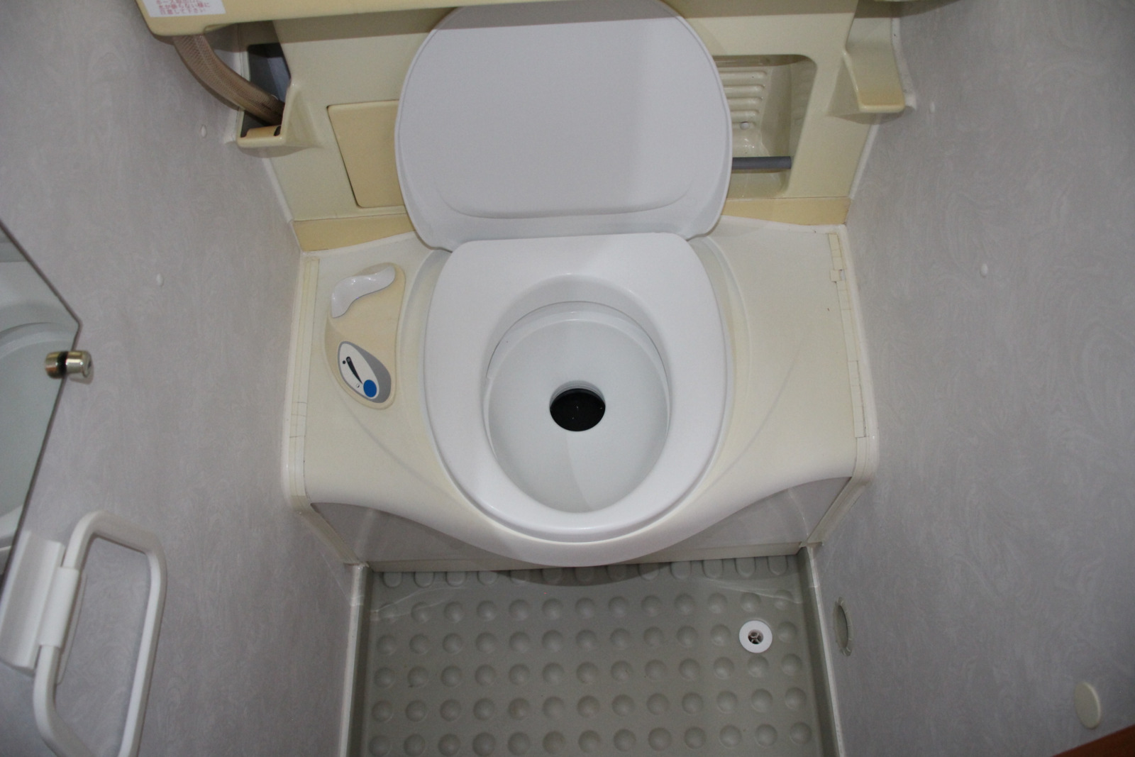 キャンピングカートレーラー