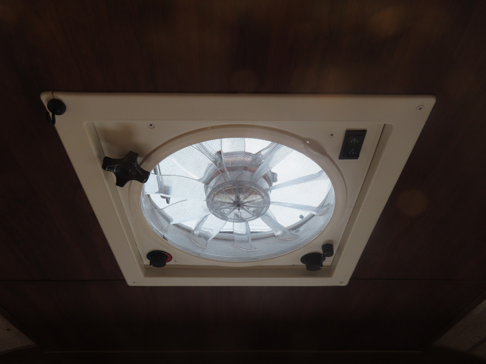 キャンピングカー軽キャンパー