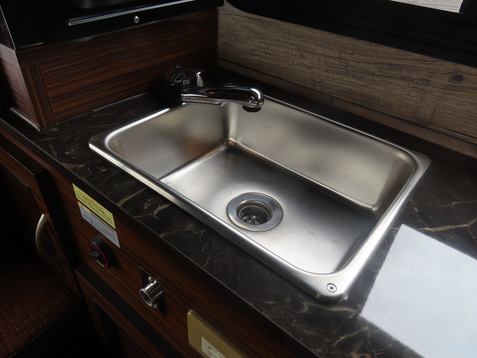 キャンピングカー軽キャンパー