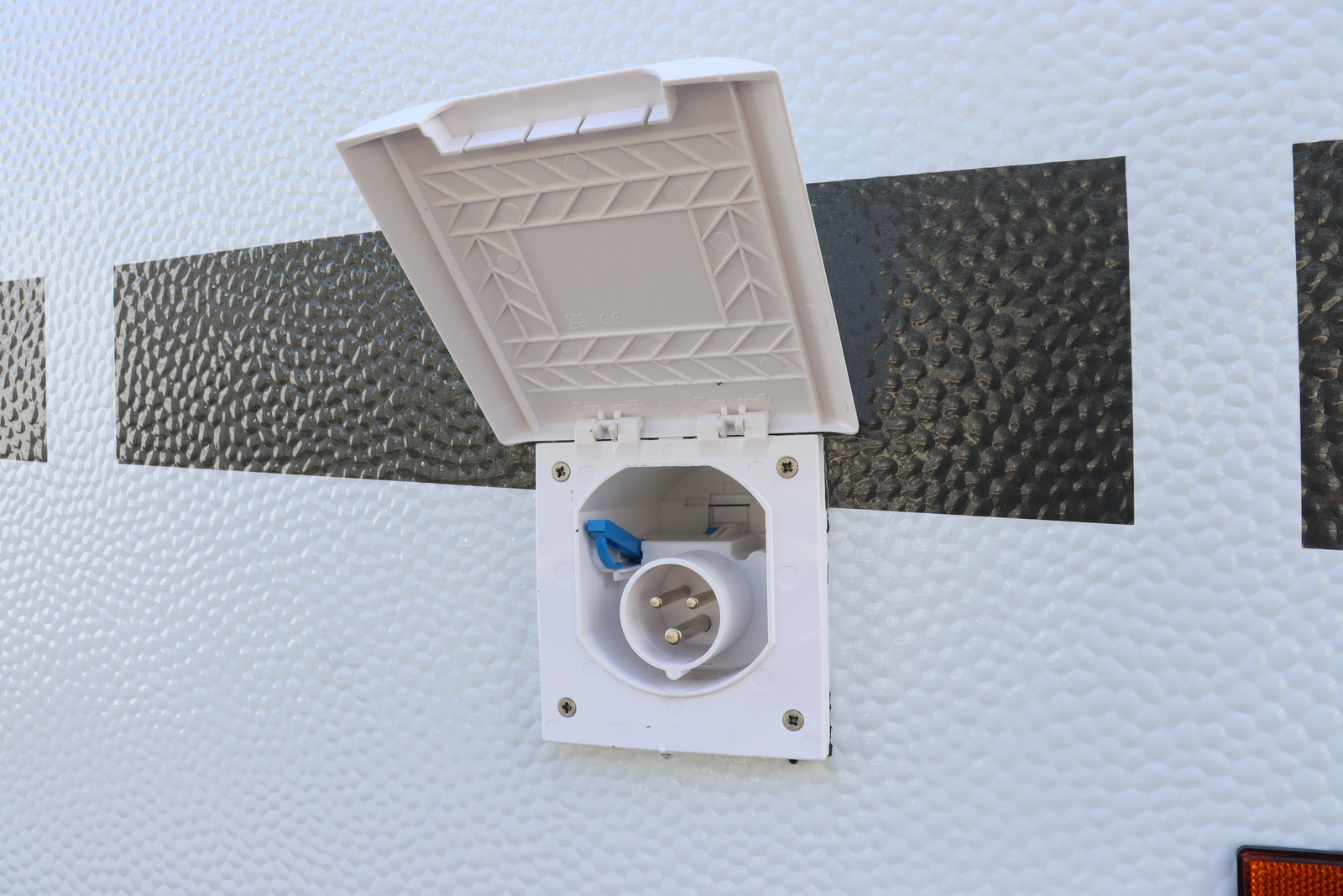 キャンピングカートレーラー