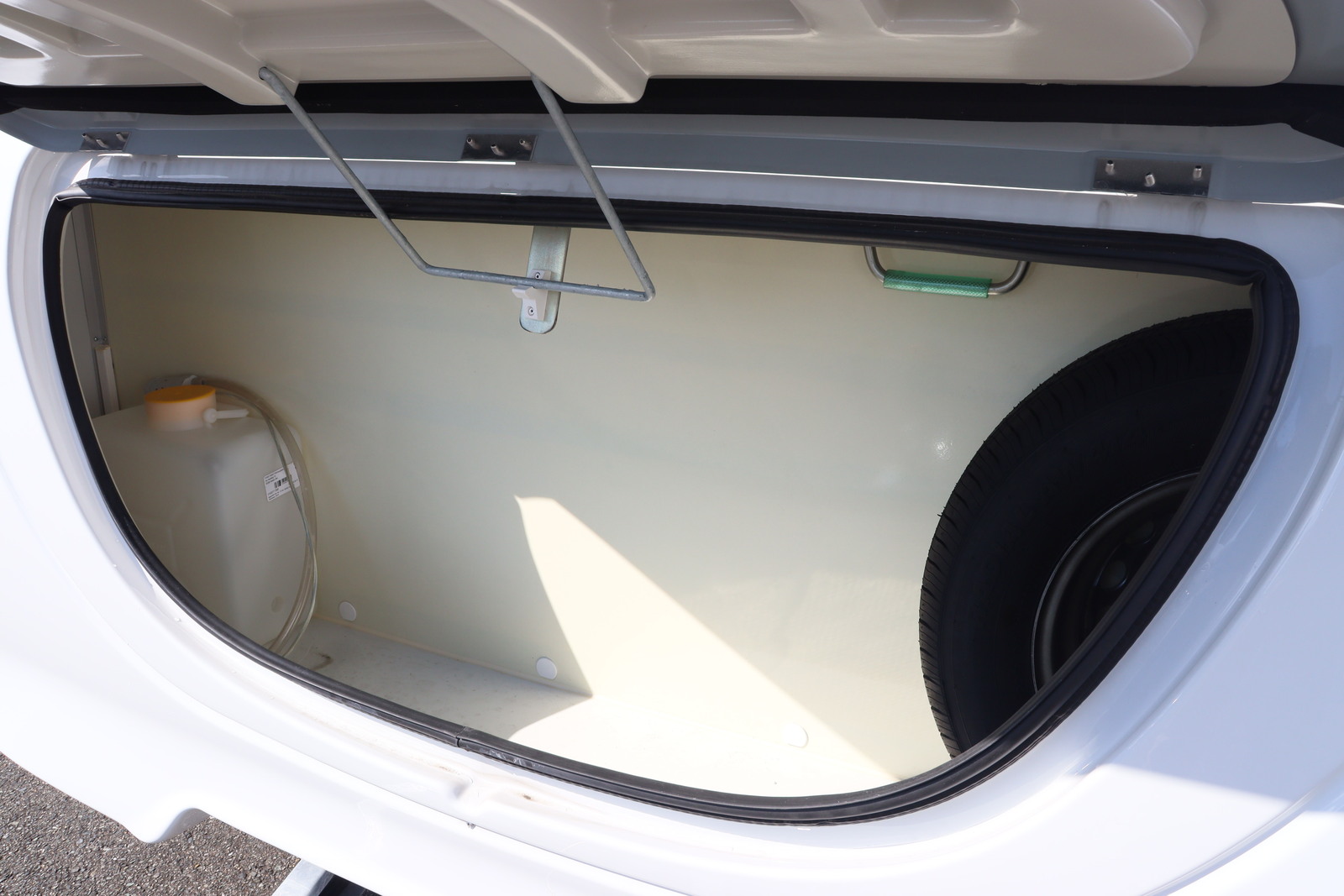 キャンピングカートレーラー