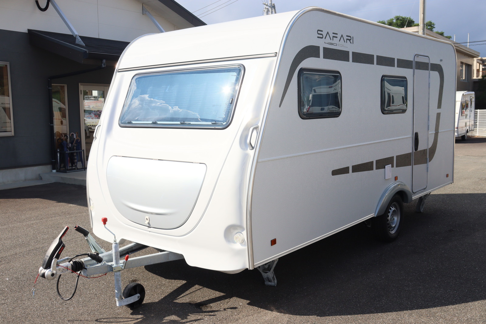 キャンピングカートレーラー