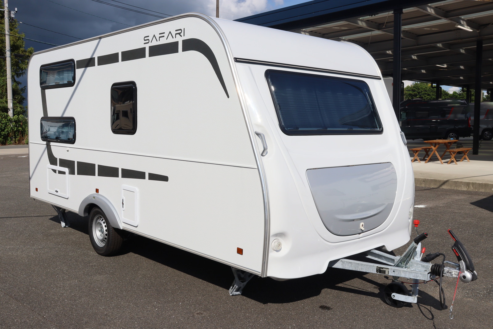 キャンピングカートレーラー