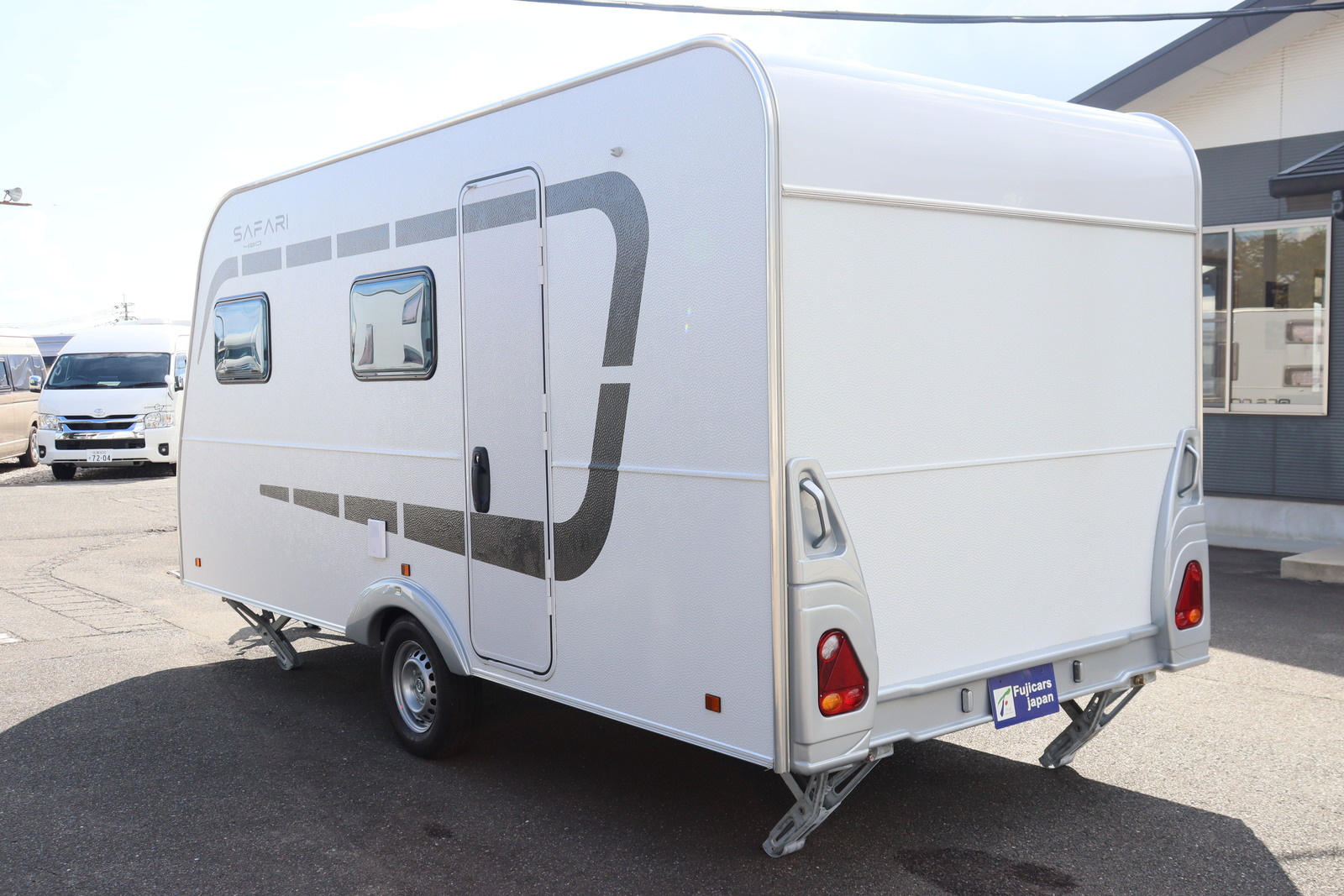 キャンピングカートレーラー