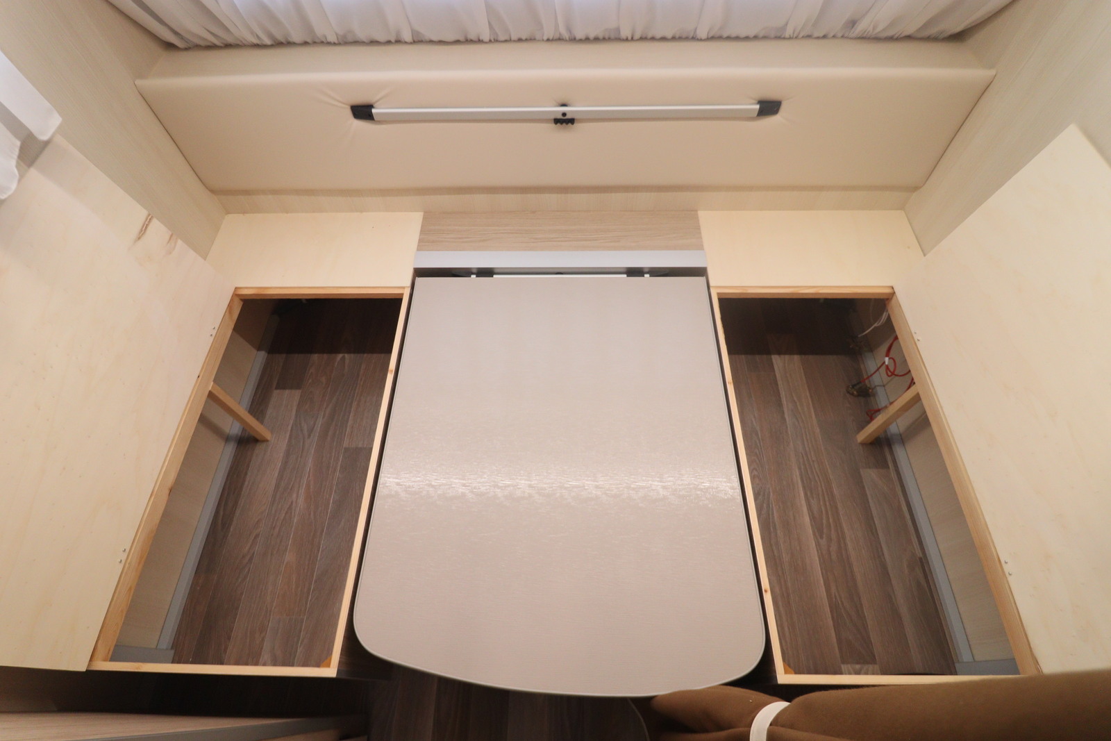 キャンピングカートレーラー