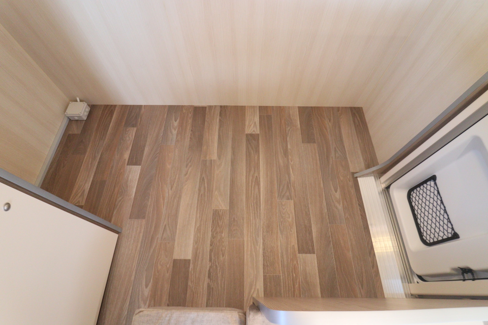 キャンピングカートレーラー