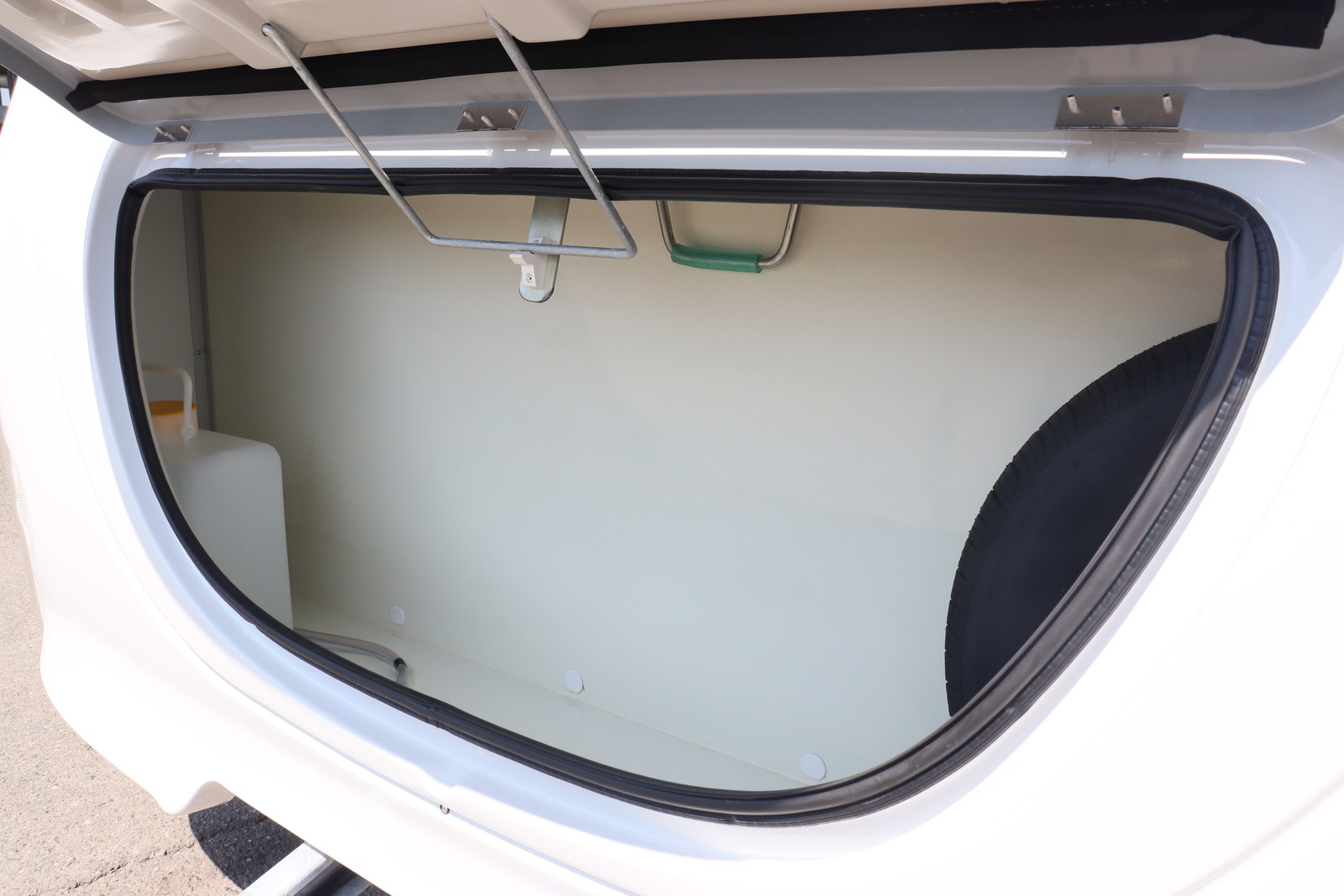 キャンピングカートレーラー