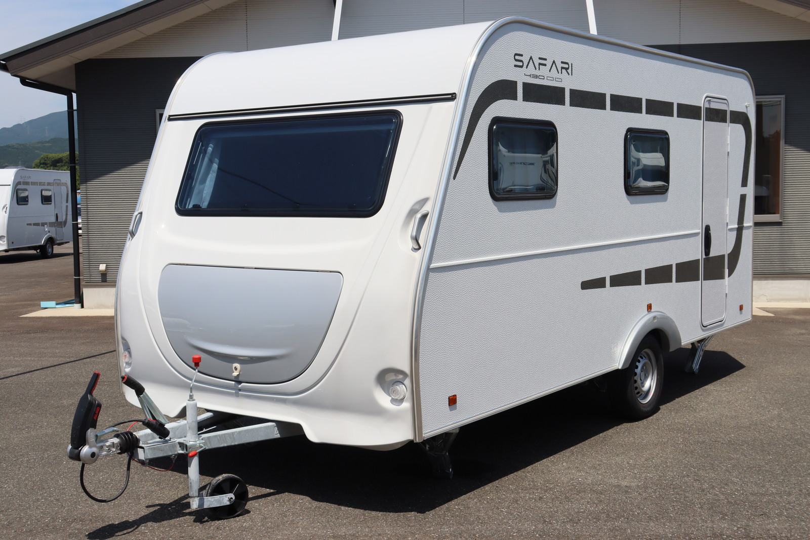 キャンピングカートレーラー