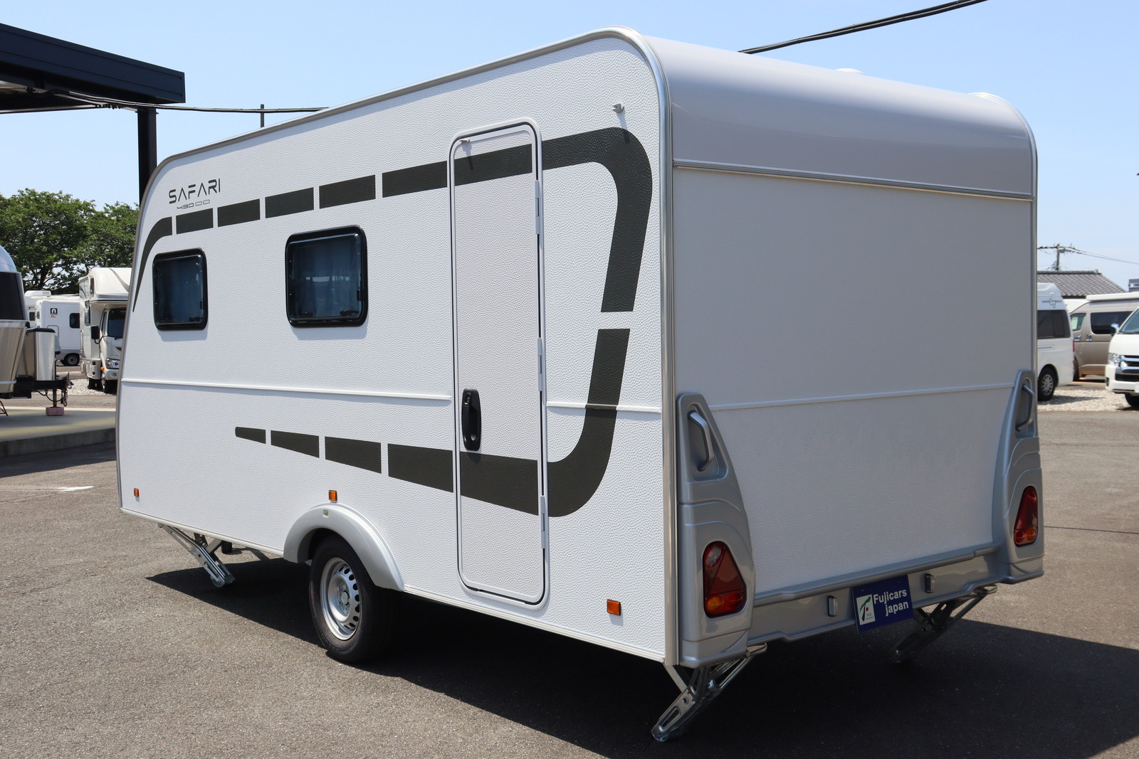 キャンピングカートレーラー