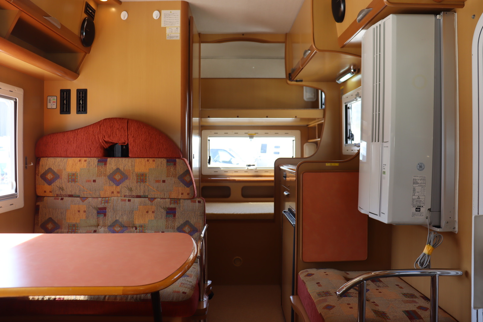 キャンピングカーキャブコン