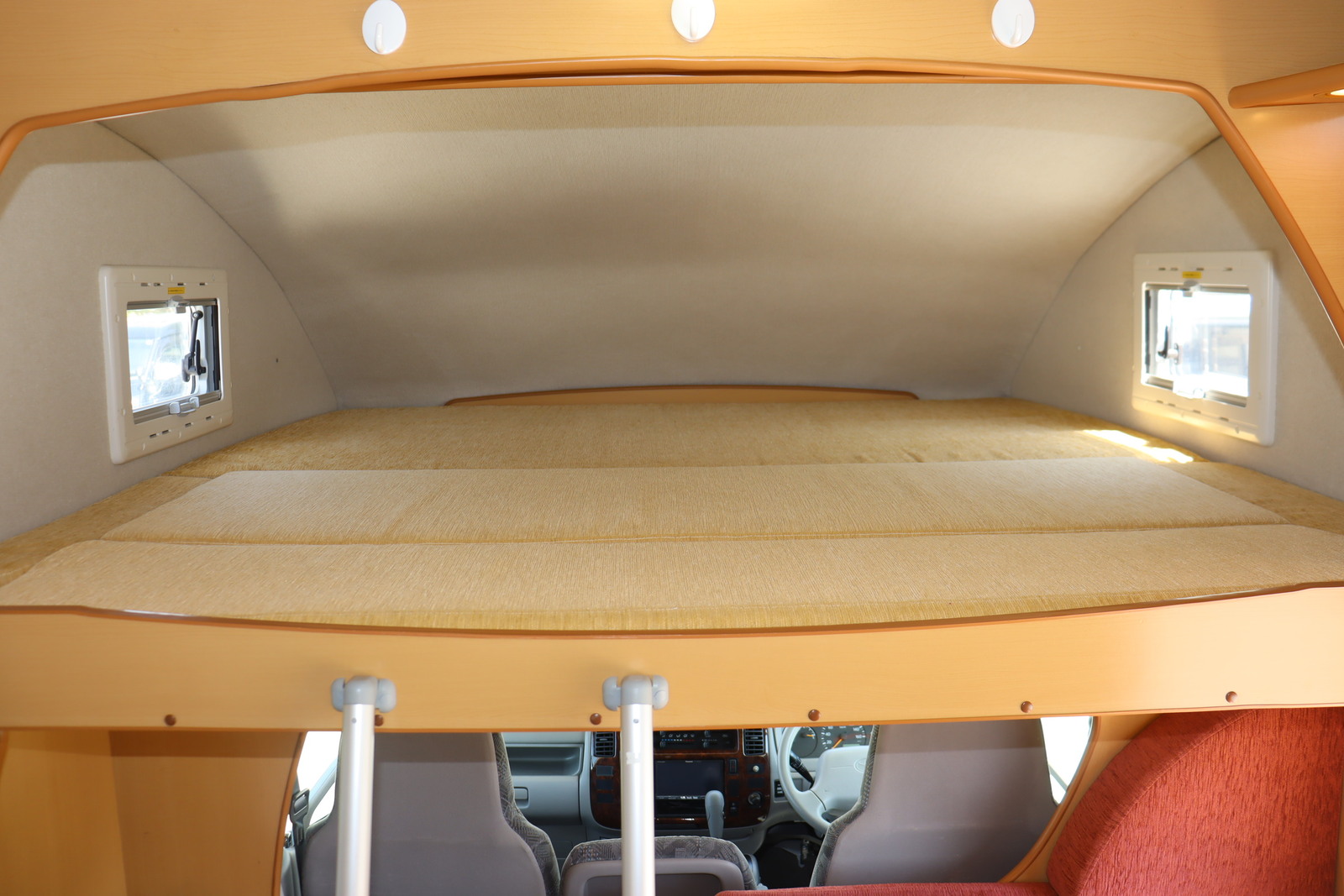 キャンピングカーキャブコン