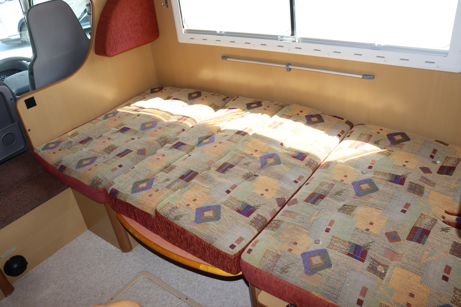 キャンピングカーキャブコン