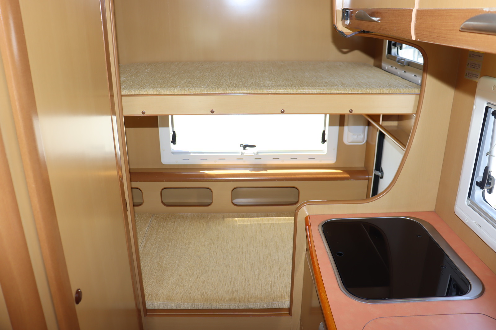 キャンピングカーキャブコン