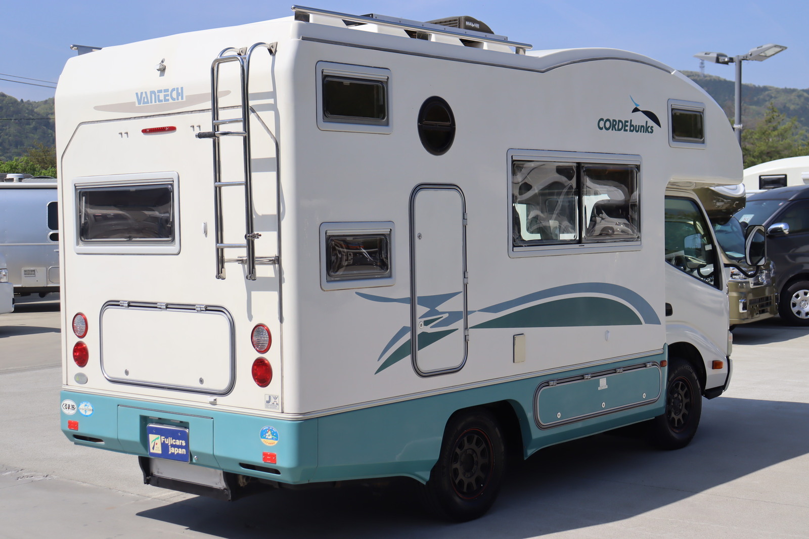 キャンピングカーキャブコン