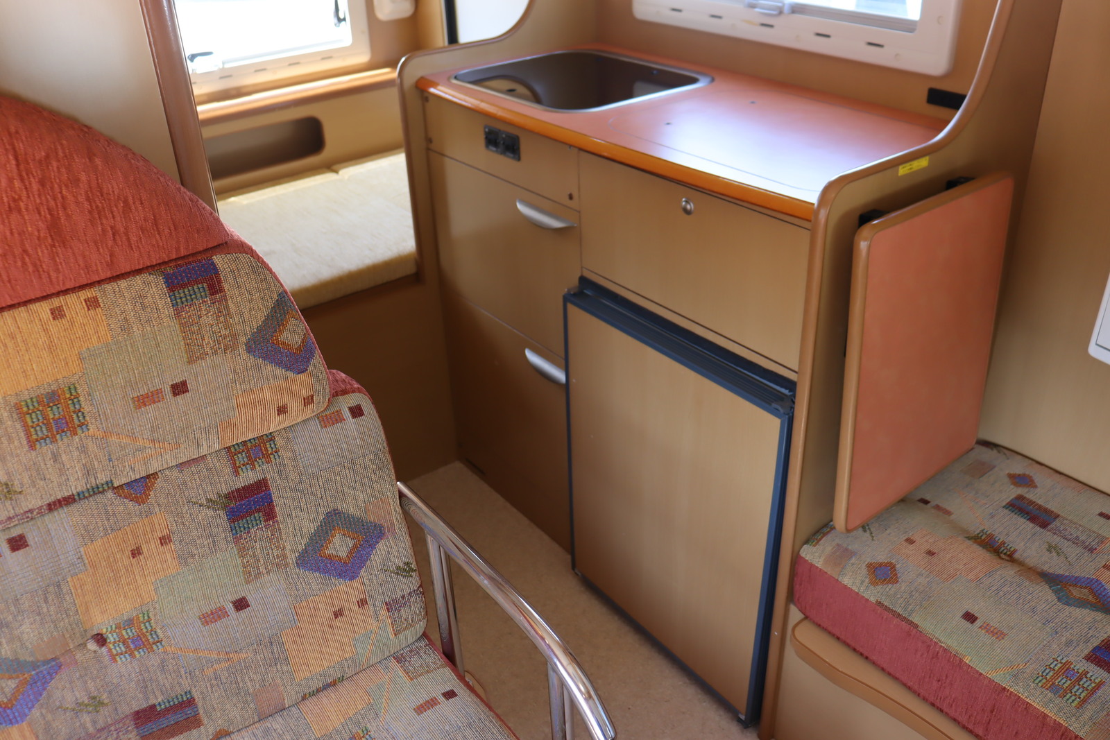 キャンピングカーキャブコン