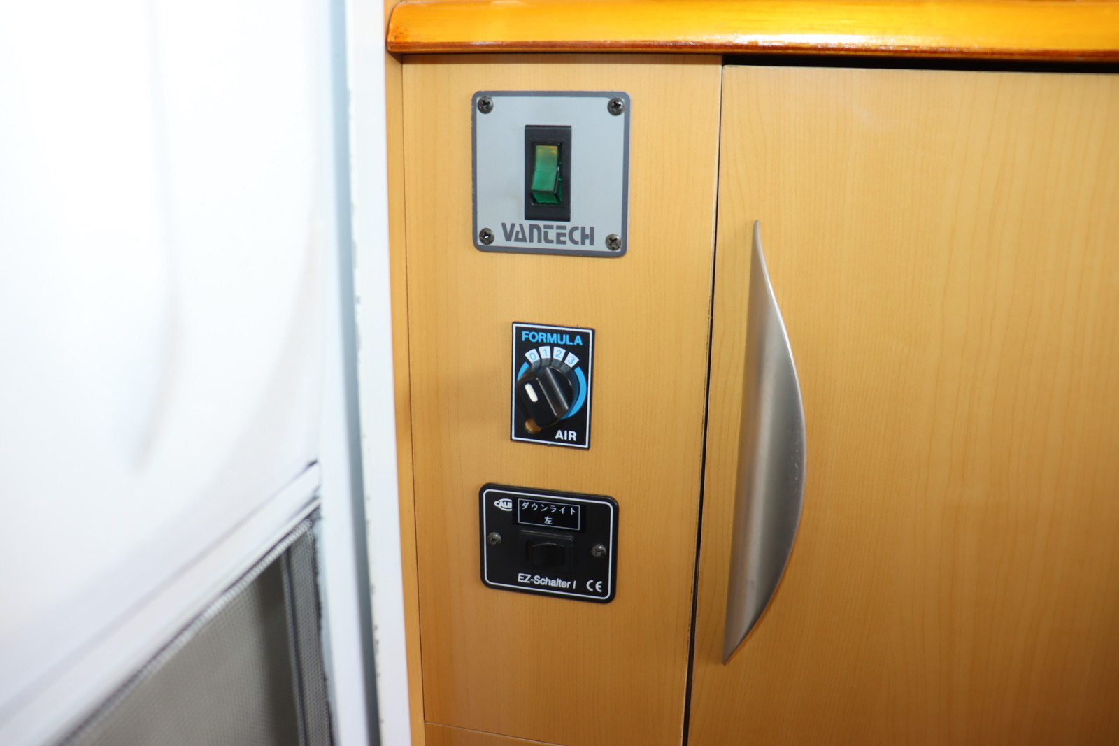 キャンピングカーキャブコン