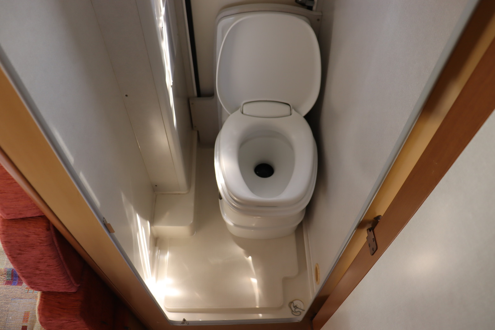 キャンピングカーキャブコン