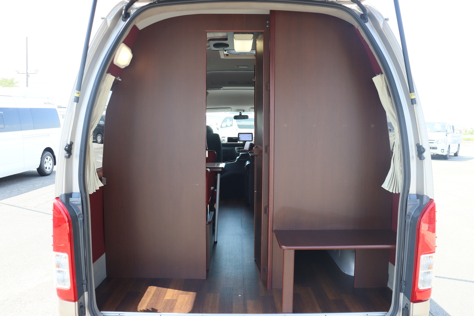 キャンピングカーバンコン