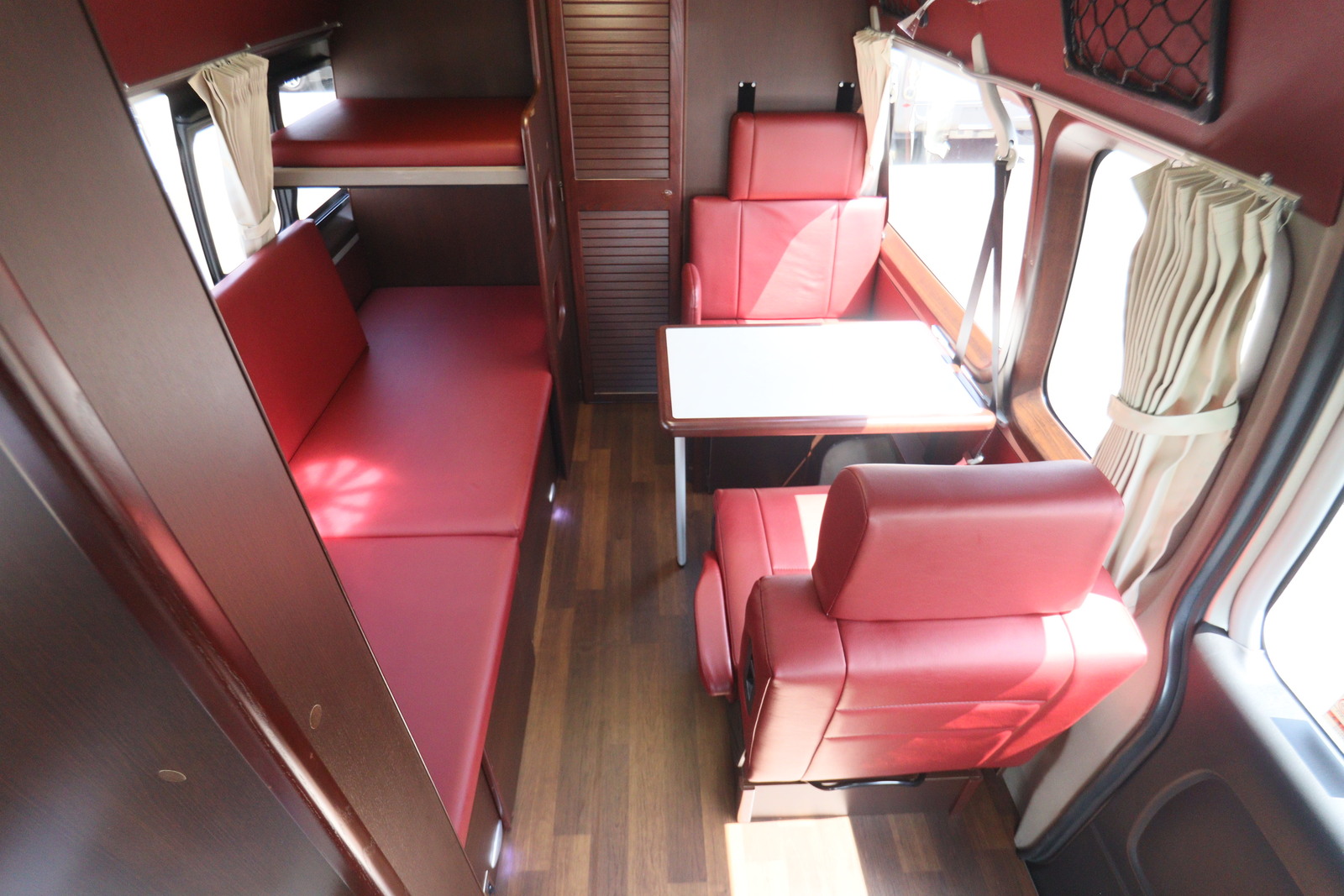 キャンピングカーバンコン