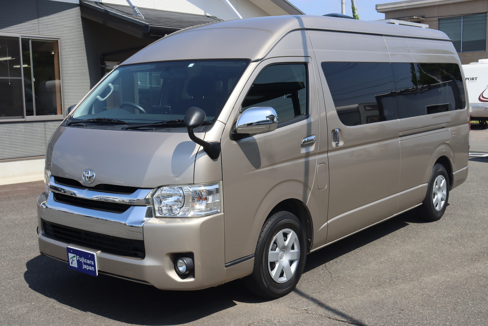 キャンピングカーバンコン