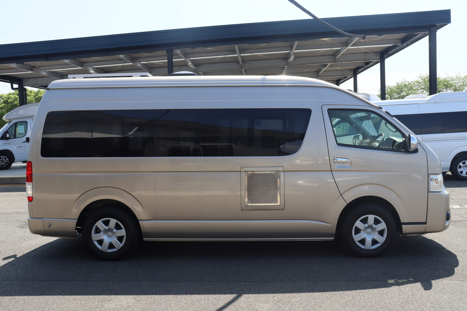 キャンピングカーバンコン