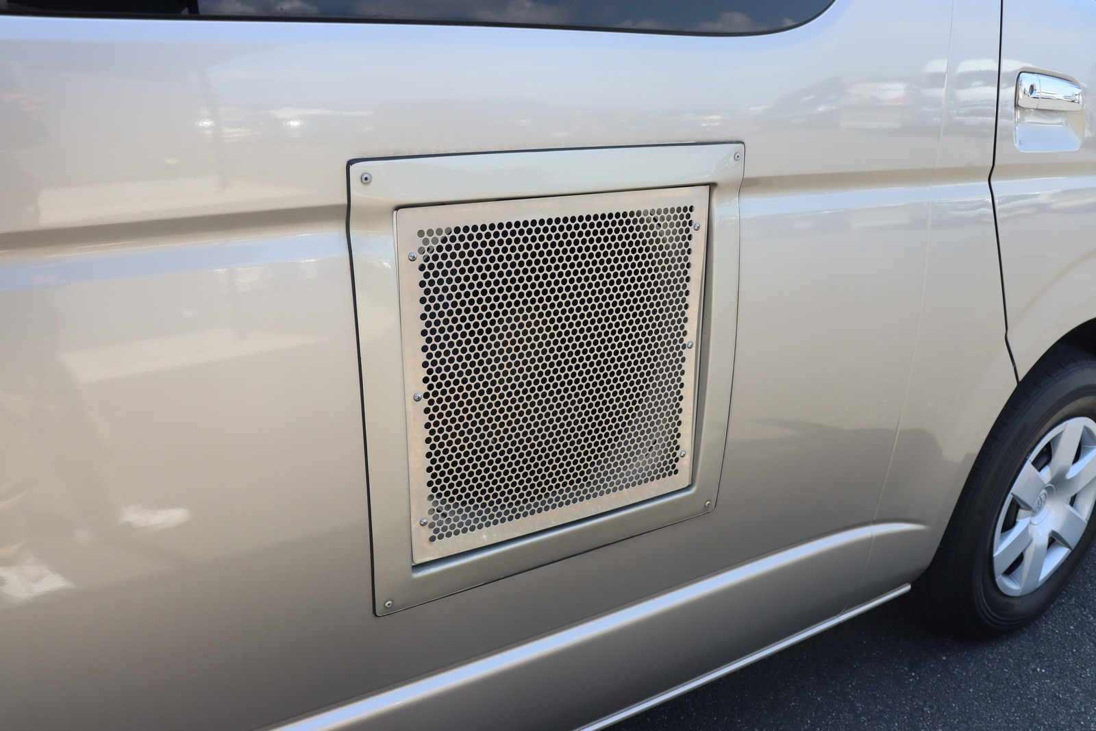 キャンピングカーバンコン