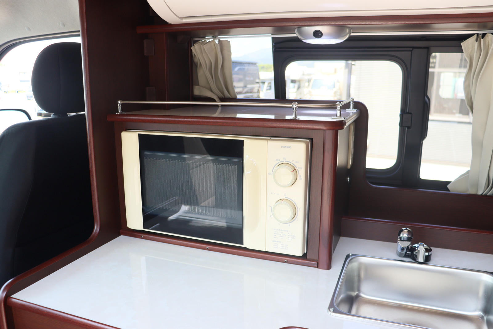 キャンピングカーバンコン