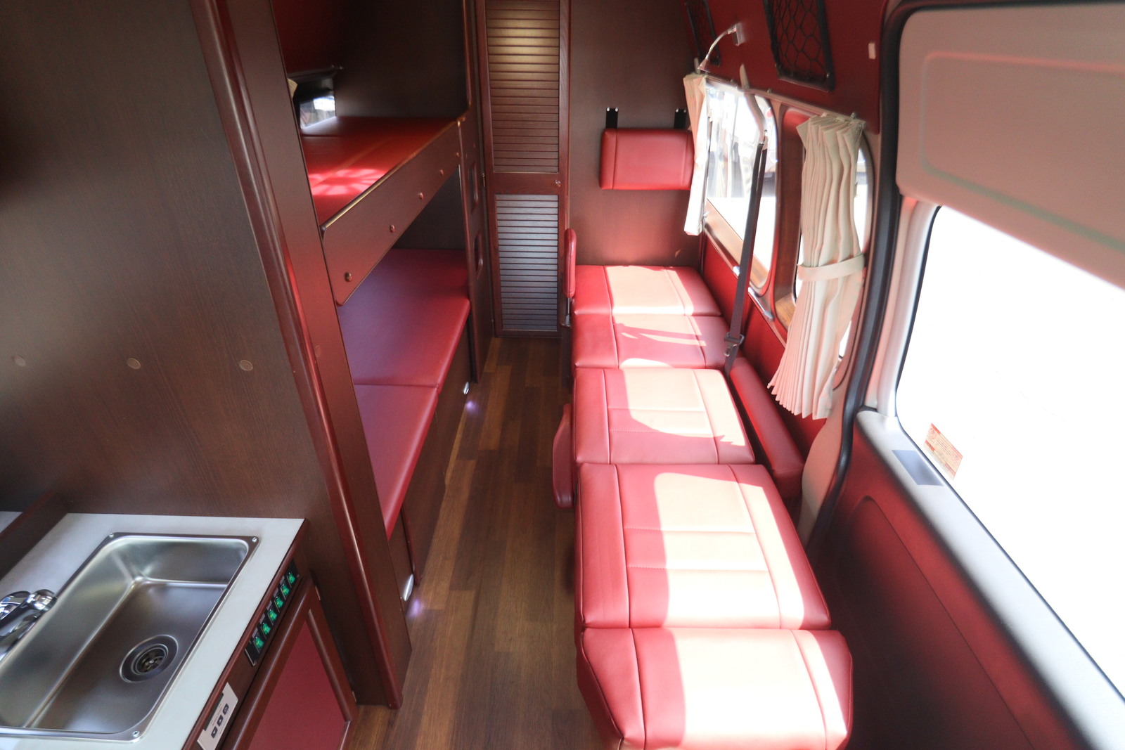 キャンピングカーバンコン