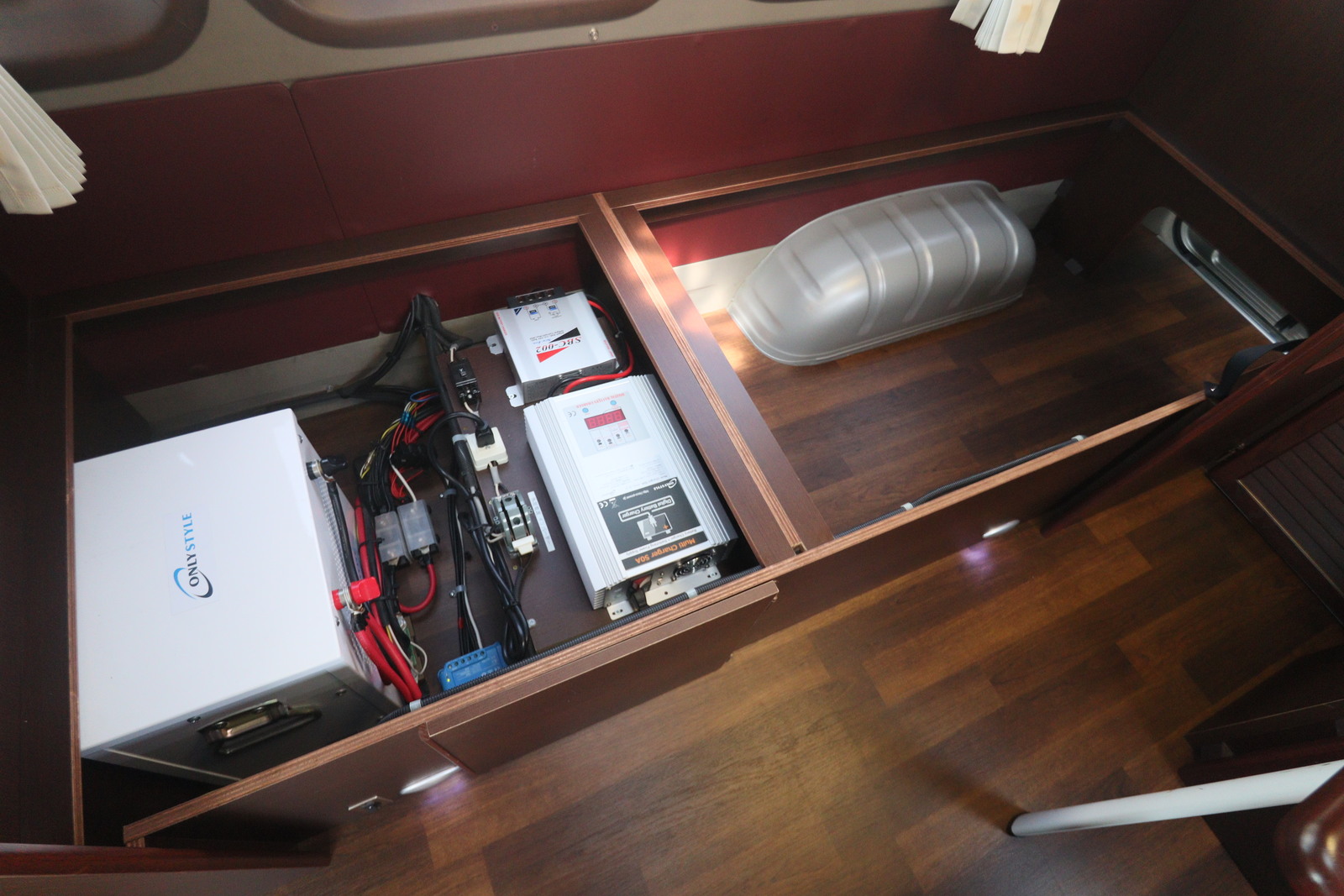 キャンピングカーバンコン