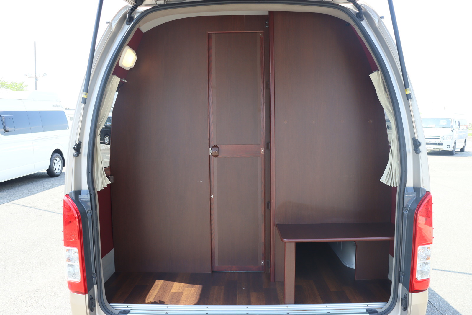 キャンピングカーバンコン