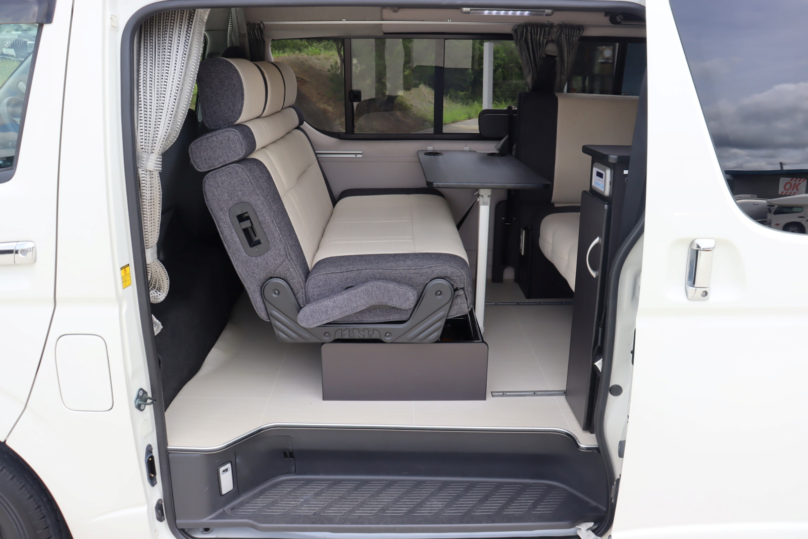 キャンピングカーバンコン