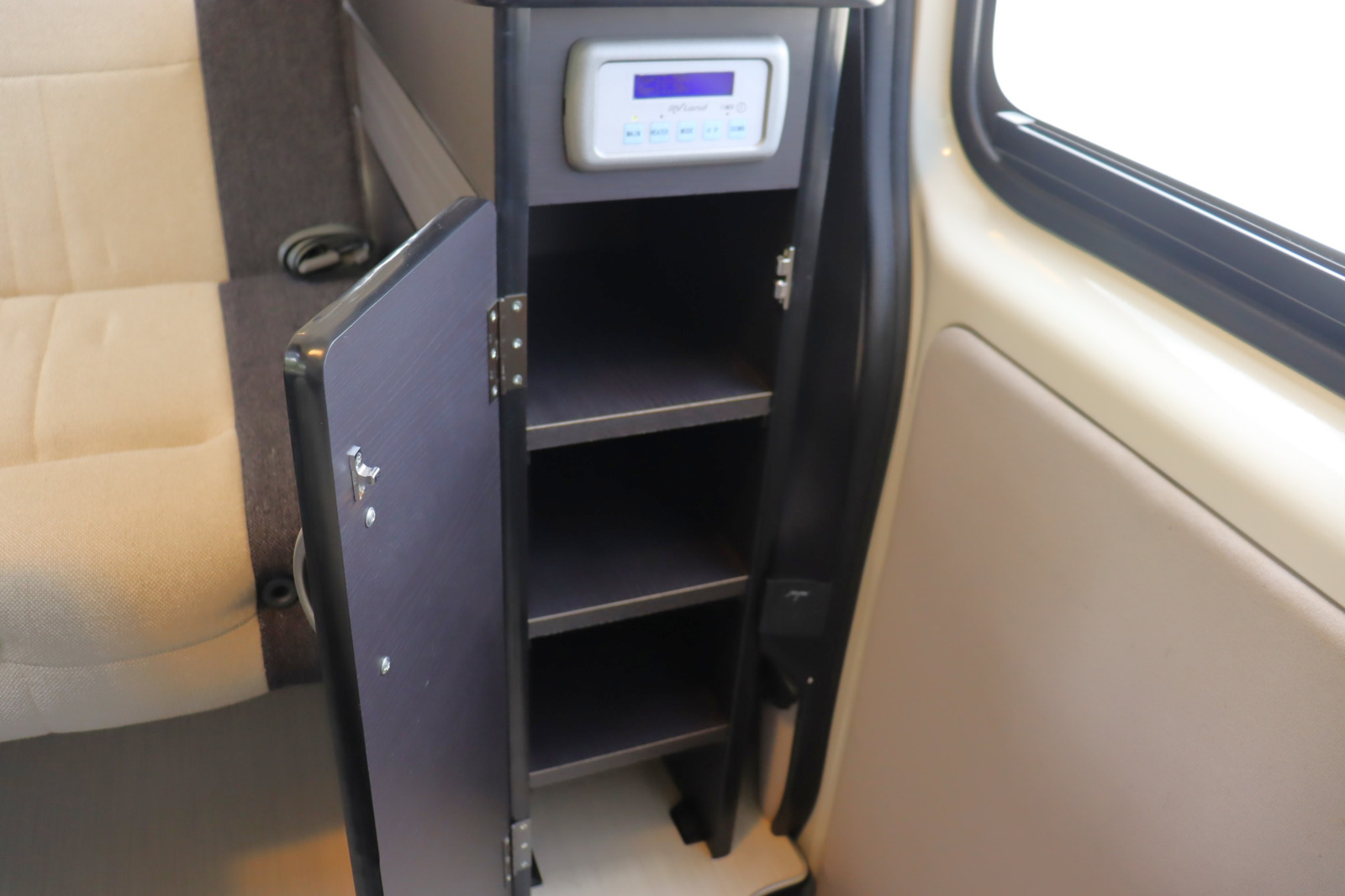 キャンピングカーバンコン