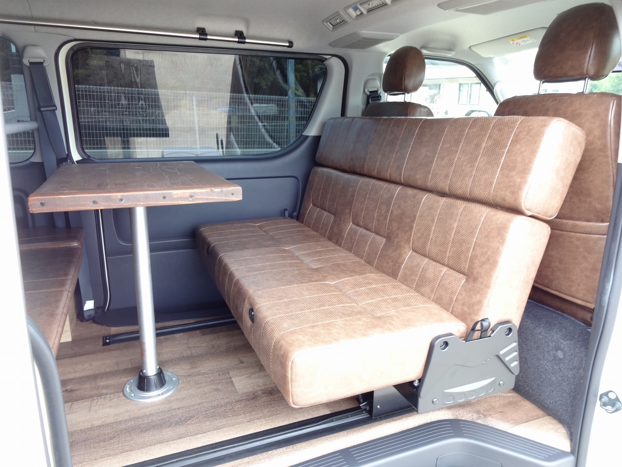 キャンピングカーバンコン