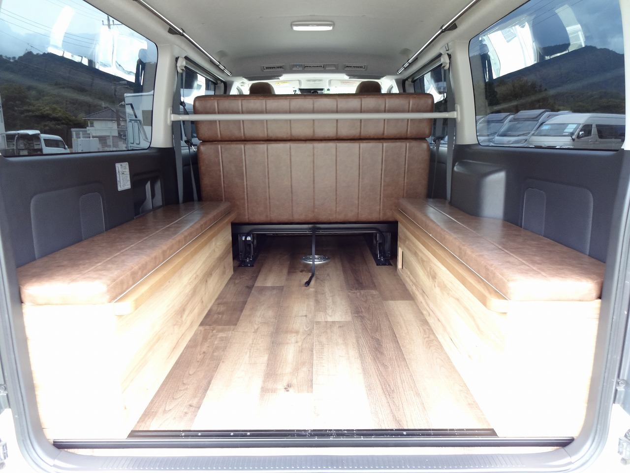 キャンピングカーバンコン