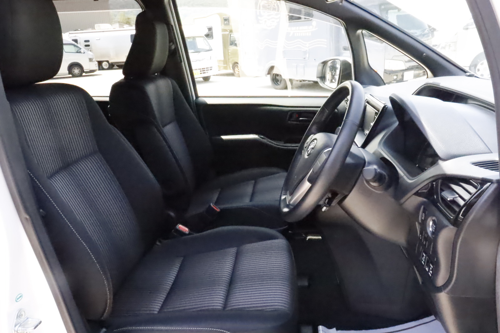 キャンピングカーバンコン