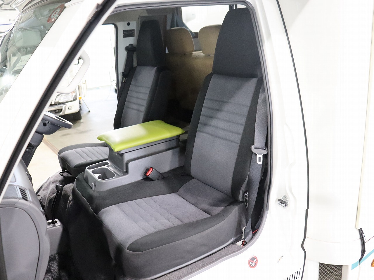 キャンピングカーキャブコン