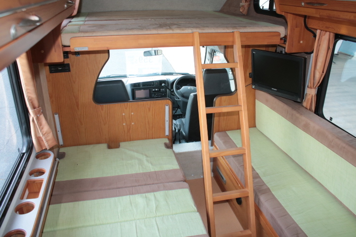 キャンピングカーキャブコン