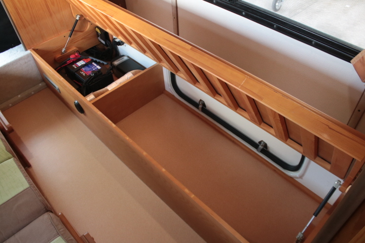 キャンピングカーキャブコン