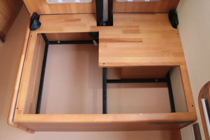 キャンピングカーキャブコン