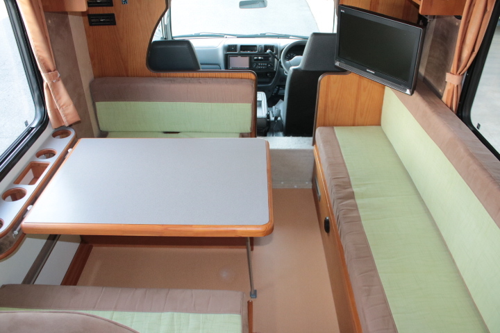 キャンピングカーキャブコン