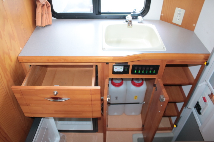 キャンピングカーキャブコン